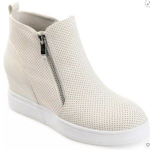 Journee Collection Womens Pennelope Round Toe Double Zip Wedge Sneakers Ivory